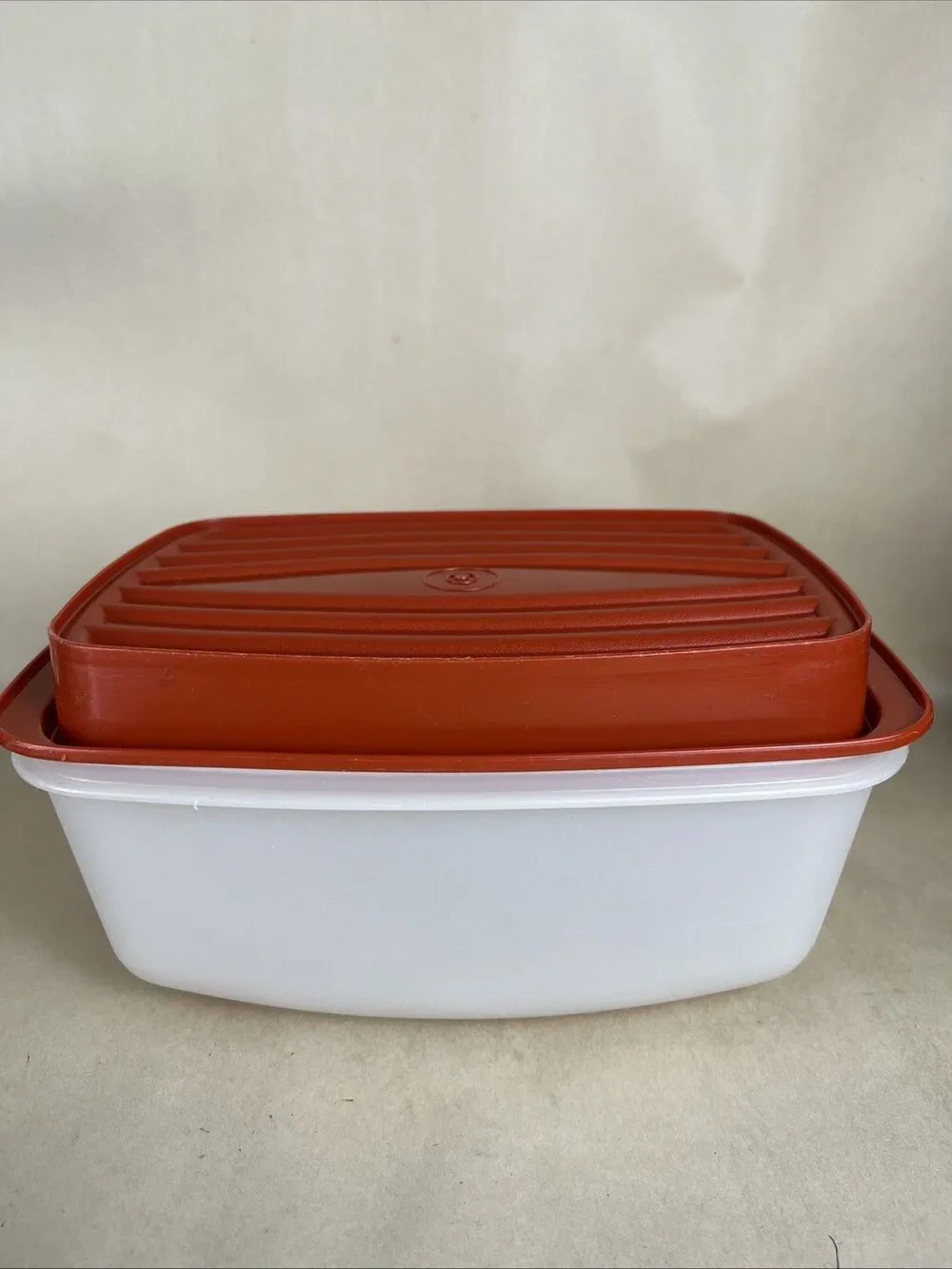 VTG Tupperware Econo Saver Container 853-2‎ & 852-2 Meat Roast Ham Bread keeper